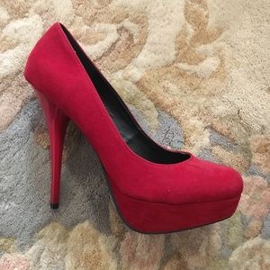 Sexy red heels!!